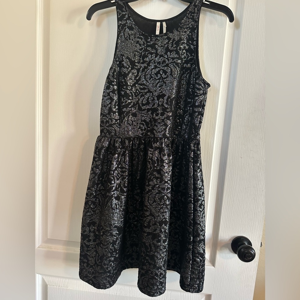 2/$30 Frenchi Black and Metallic Silver Midi Dress Size M